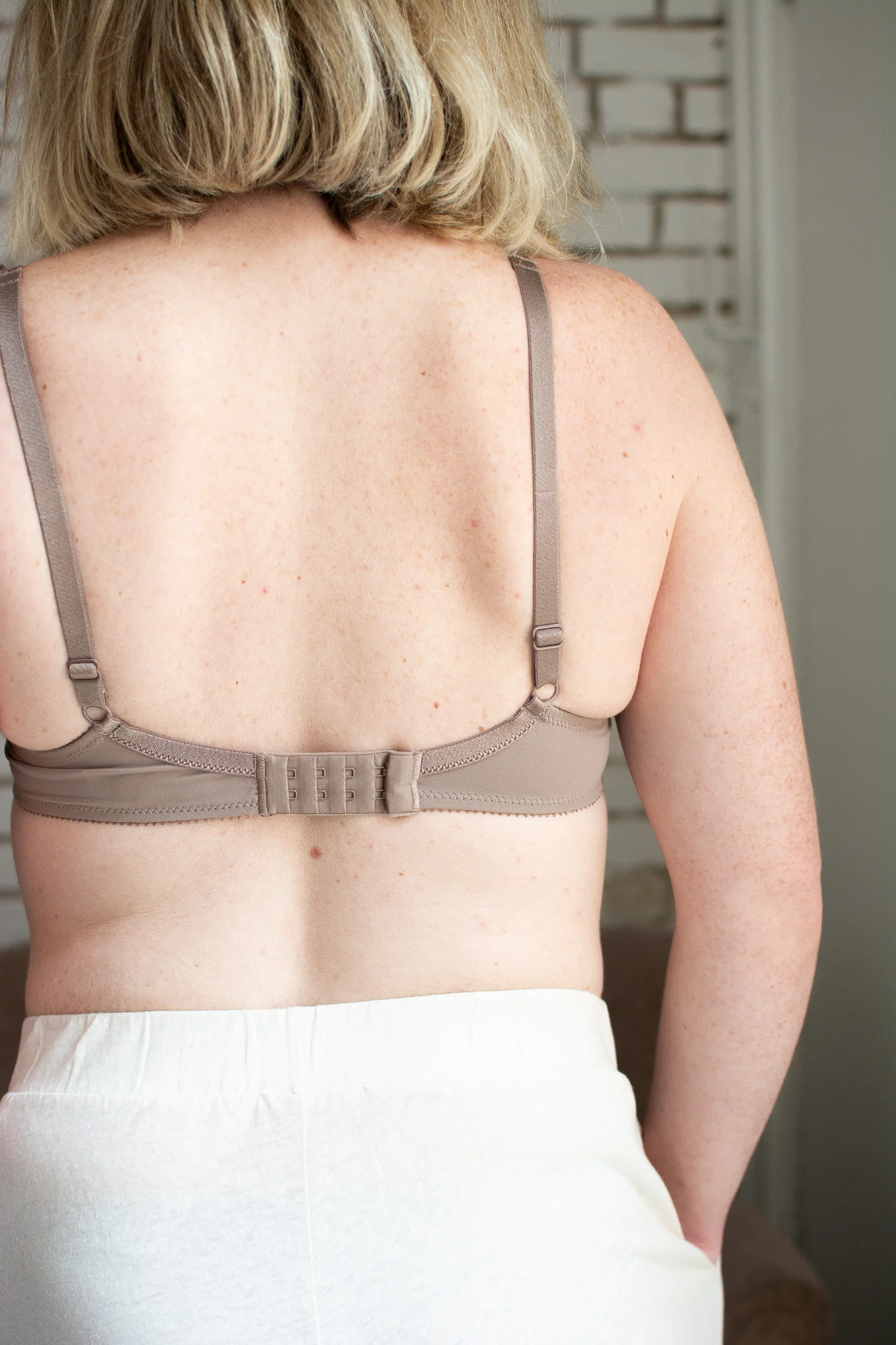 Chantelle Basic Invisible Smooth Custom Fit Bra - Image 9
