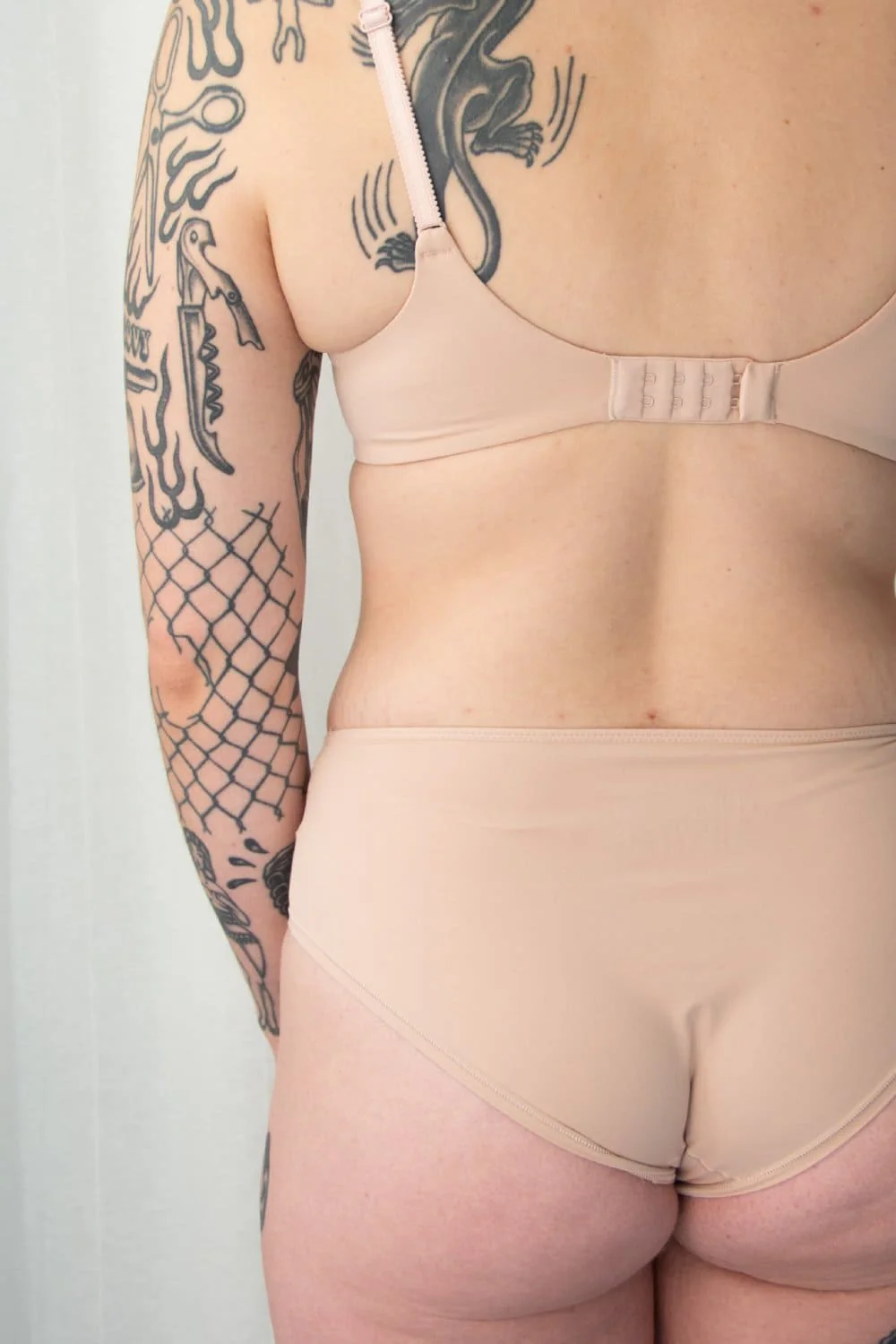 Chantelle Norah Chic Plunge T-Shirt Bra - Image 4