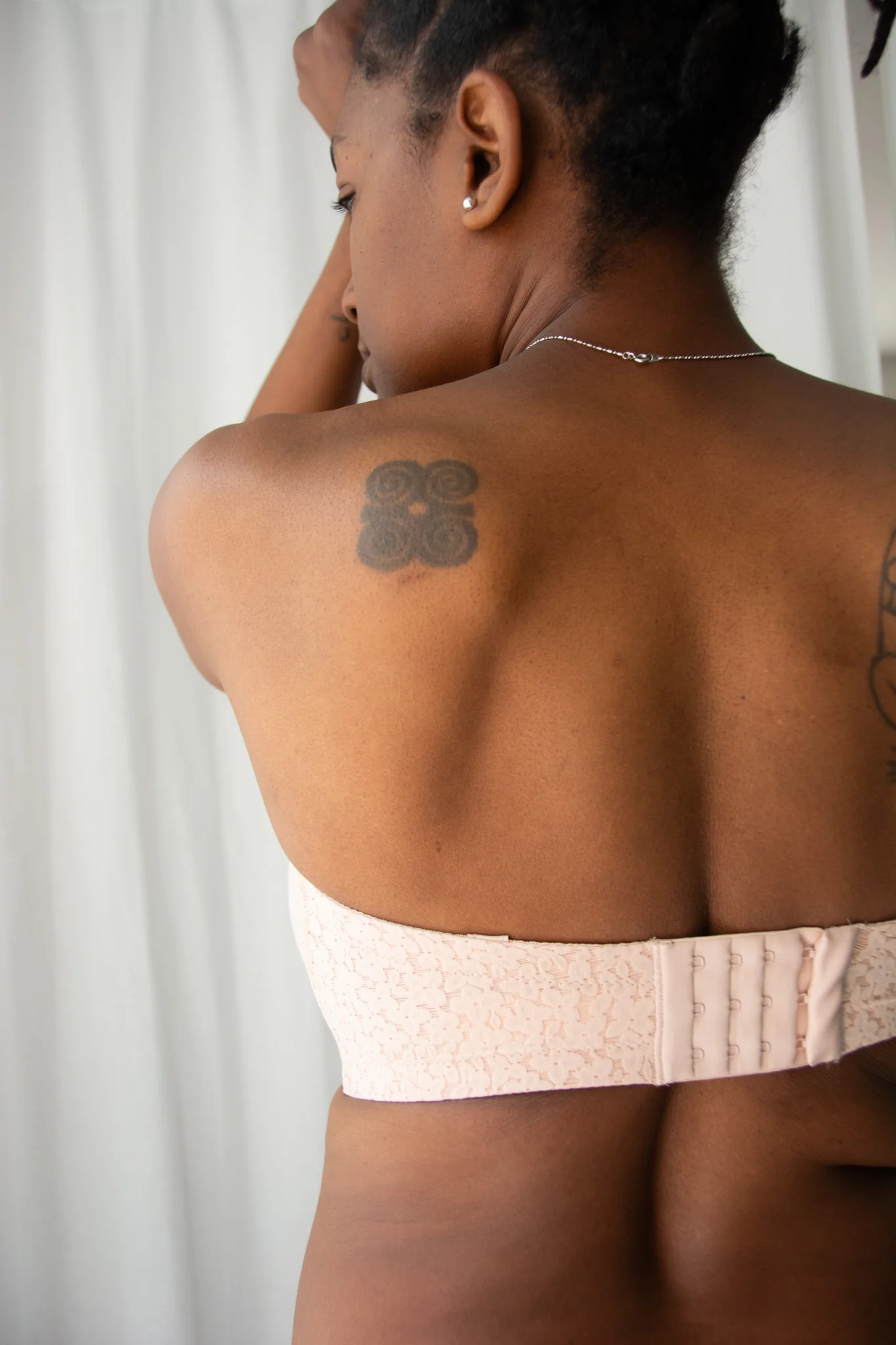 Chantelle Norah Comfort Strapless Convertible Bra - Image 9